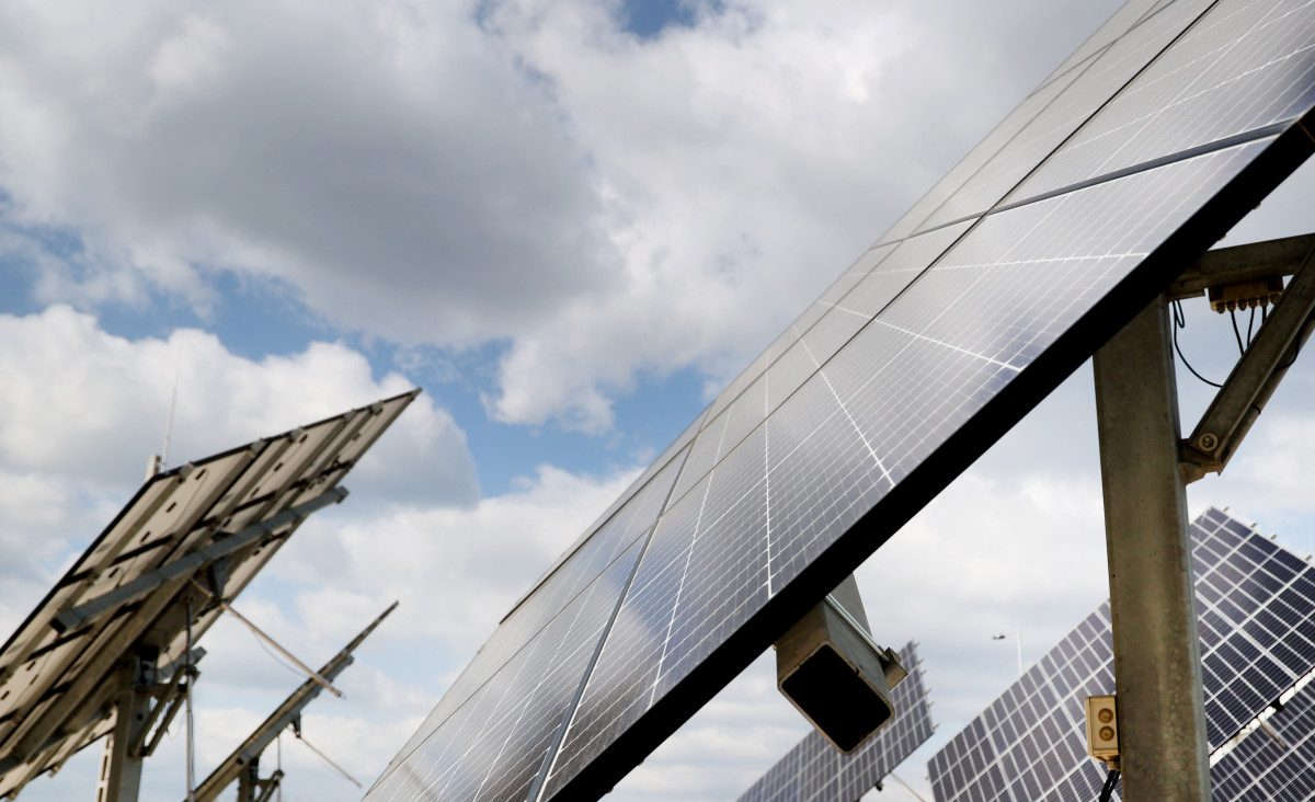 Szeged, napelem, zöld energia, napsütés, időjárás